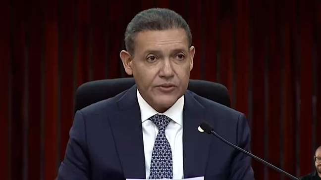 Nunes Marques defende segurança da urna eletrônica em reunião com embaixadores