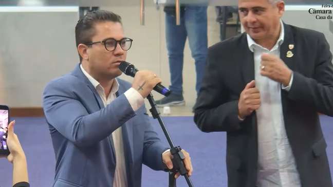 ‘Tenho que molhar a mão’: Vereador denuncia suposto esquema de propina em Feira de Santana (BA)