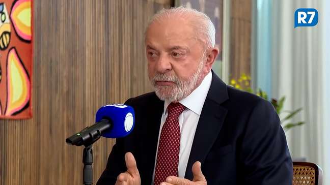 Lula diz que filho deve se defender de acusações e que ‘ninguém está impune se cometer erro’