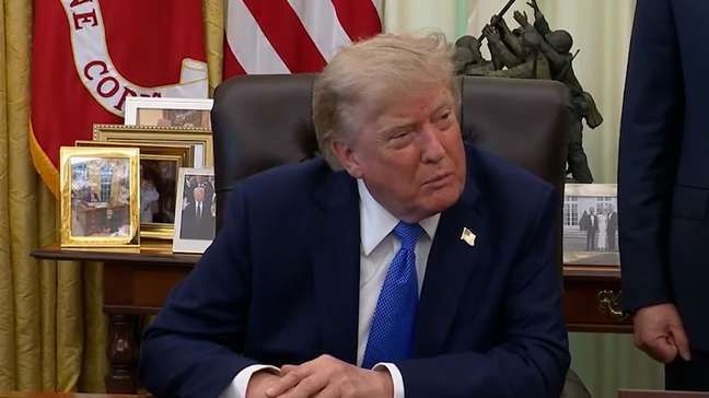 Trump anuncia que EUA vão controlar mais de 65 bilhões de barris de petróleo na Venezuela