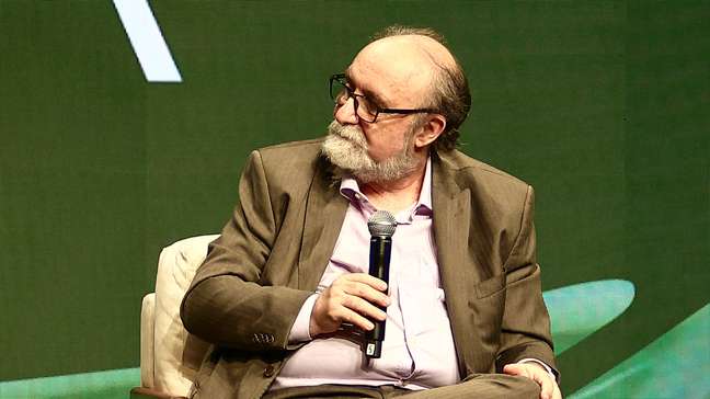 Miguel Nicolelis alerta sobre atrofia cerebral e reflete sobre o futuro com o avanço tecnológico