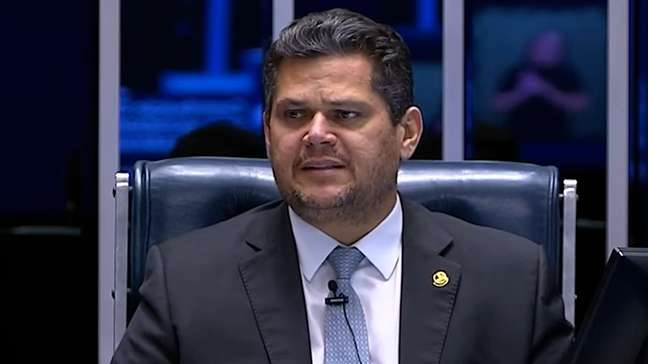 Senado aprova fim da taxa das blusinhas; texto segue para sanção presidencial