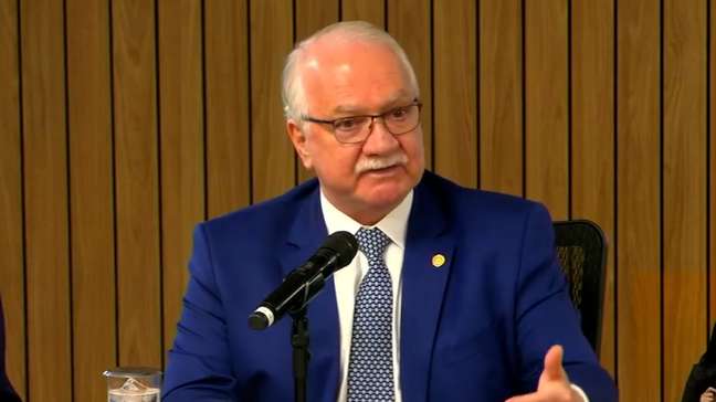 Em meio à crise, Fachin diz que Judiciário não faltará à 'legalidade constitucional'