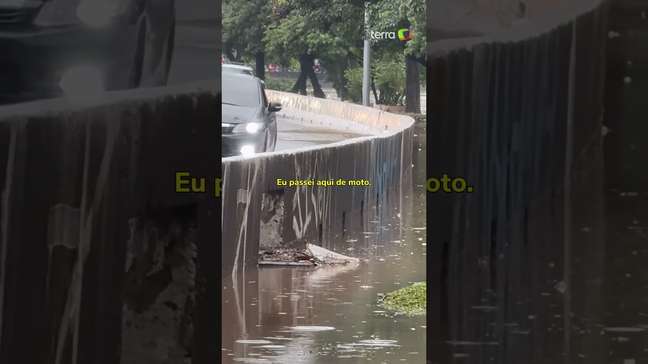 Rio Tietê transborda após fortes chuvas em SP #shorts
