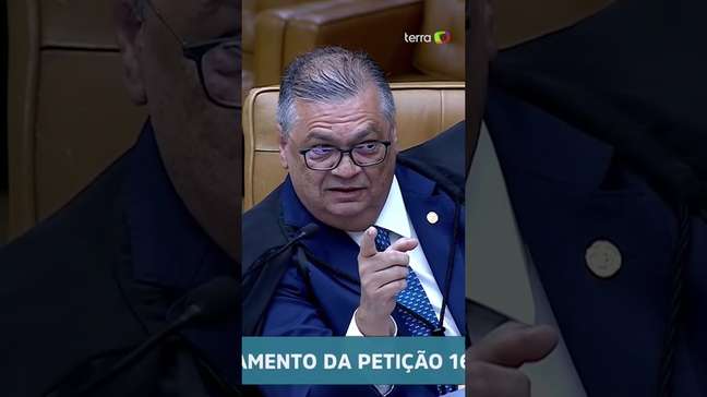 Dino critica condução de Fachin em julgamento no STF: 'Está assistindo isso há horas' #shorts