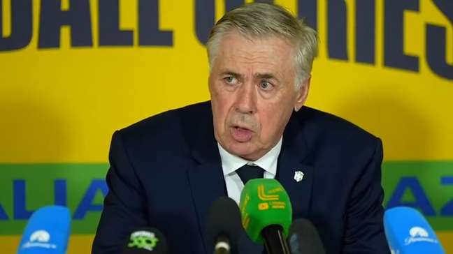 ‘Nem positivo, nem negativo’: Ancelotti minimiza empate e reclama de campo