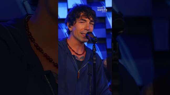Di Ferrero canta Azul Oceano no Sonora Apresenta