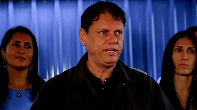 Tarcísio de Freitas é reeleito governador de São Paulo no 1º turno