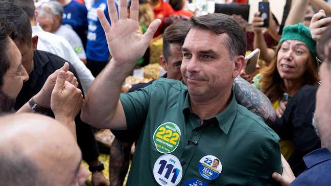 Flávio Bolsonaro critica fim da escala 6x1 e defende jornada de trabalho flexível: ‘Liberdade para o trabalhador’
