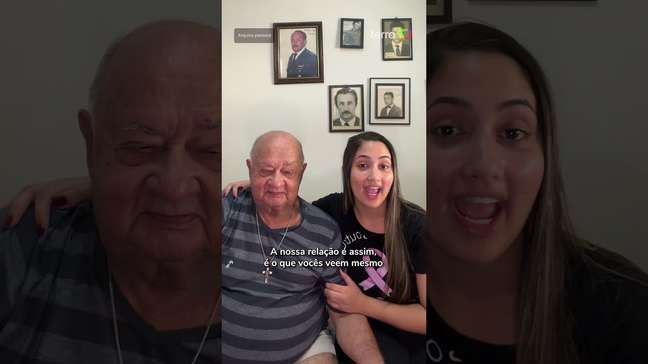 Avô se emociona ao receber recado de rádio após pedido da neta: "Tá todo mundo ouvindo" #shorts
