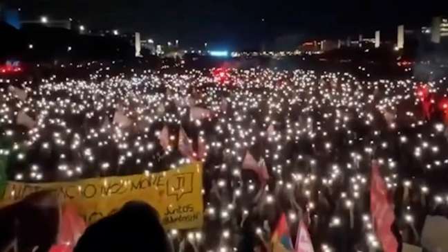 Manifestantes realizam atos em apoio a Lula em Brasília, Florianópolis e São Paulo