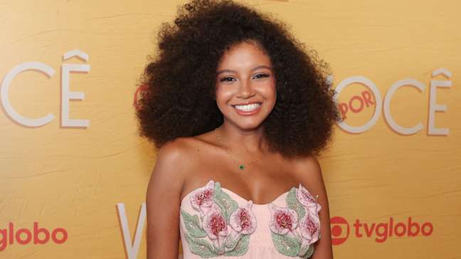 Atriz Laura Luz trabalhava como garçonete antes de novela na Globo: ‘Me atrevi a sonhar’