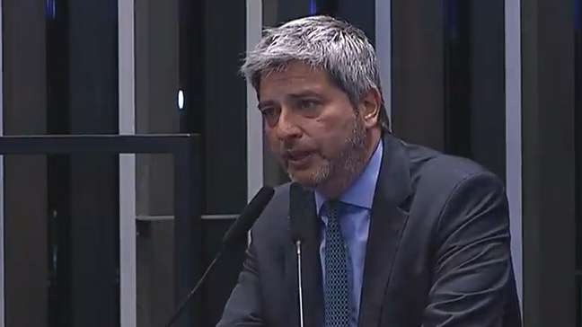 Líder do PL no Senado, Portinho vota pelo fim da escala 6x1, mas defende olhar ‘os dois lados da mesa’