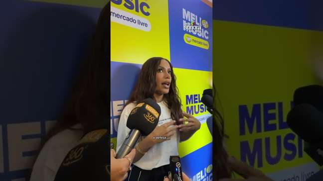 Anitta fala sobre ideologia e lembra passado simples #anitta #sonoranapista #melimusic #equilibrium