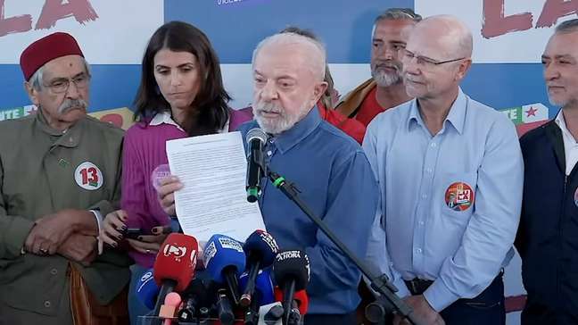 Lula anuncia que vai autorizar abertura de sigilos dele e dos filhos e volta a desafiar Flávio