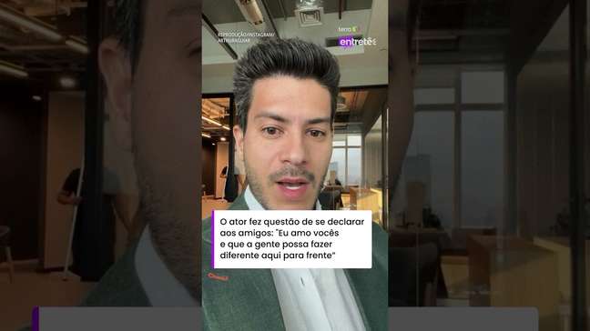 Arthur Aguiar se emociona ao falar de Lua Blanco após reencontro de elenco de 'Rebeldes' #shorts