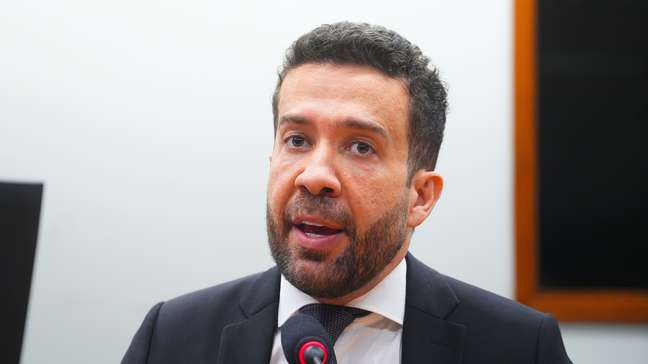  Recuperado, Janones anuncia que fará live de 24 horas após debate da TV Globo por reeleição de Lula