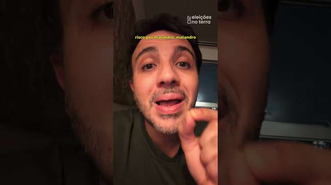 Renan Santos pede para eleitores a não irem às ruas por políticos: 'Não houve fraude' #shorts