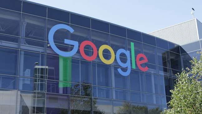 Google pretende exibir anúncios em respostas de IA no Brasil