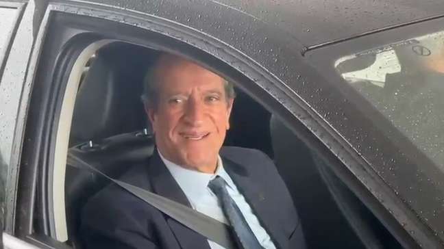 Valdemar visita Bolsonaro após autorização de Moraes e critica carta de Flávio: 'Não gostei'
