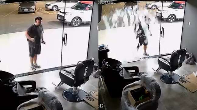 Barbeiro 'azaradoa vê porta de vidro estourar pela segunda vez no mesmo mês ao tentar fechá-la
