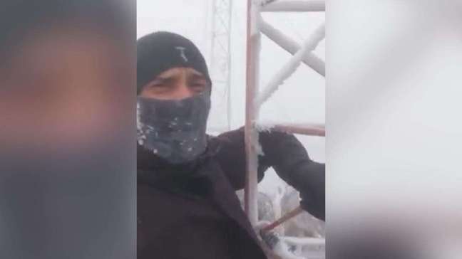 Vídeo: alpinistas enfrentam frio de -12ºC em montanha no Paraná