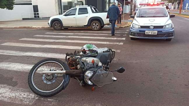 Motociclista de 29 anos fica ferido em acidente na Vila Pioneira em Toledo