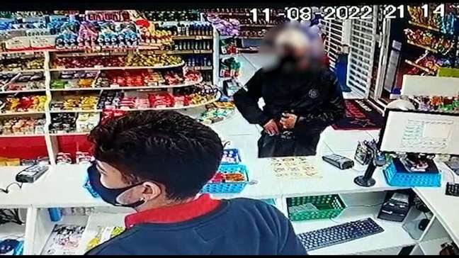 VÍDEO: homem assalta farmácia no Santo Onofre em Cascavel